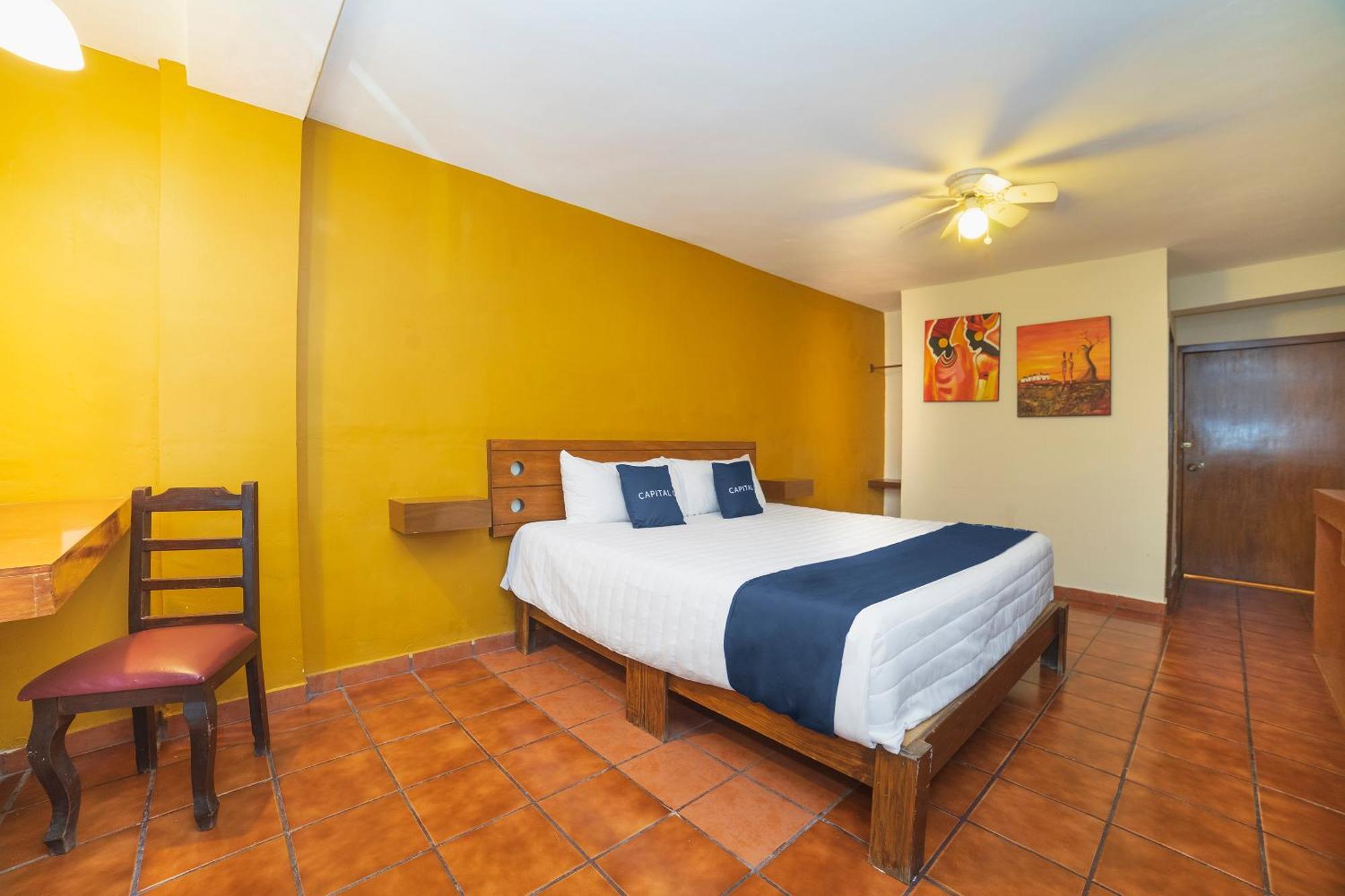 Capital O Hotel Casa Blanca Celaya  Εξωτερικό φωτογραφία