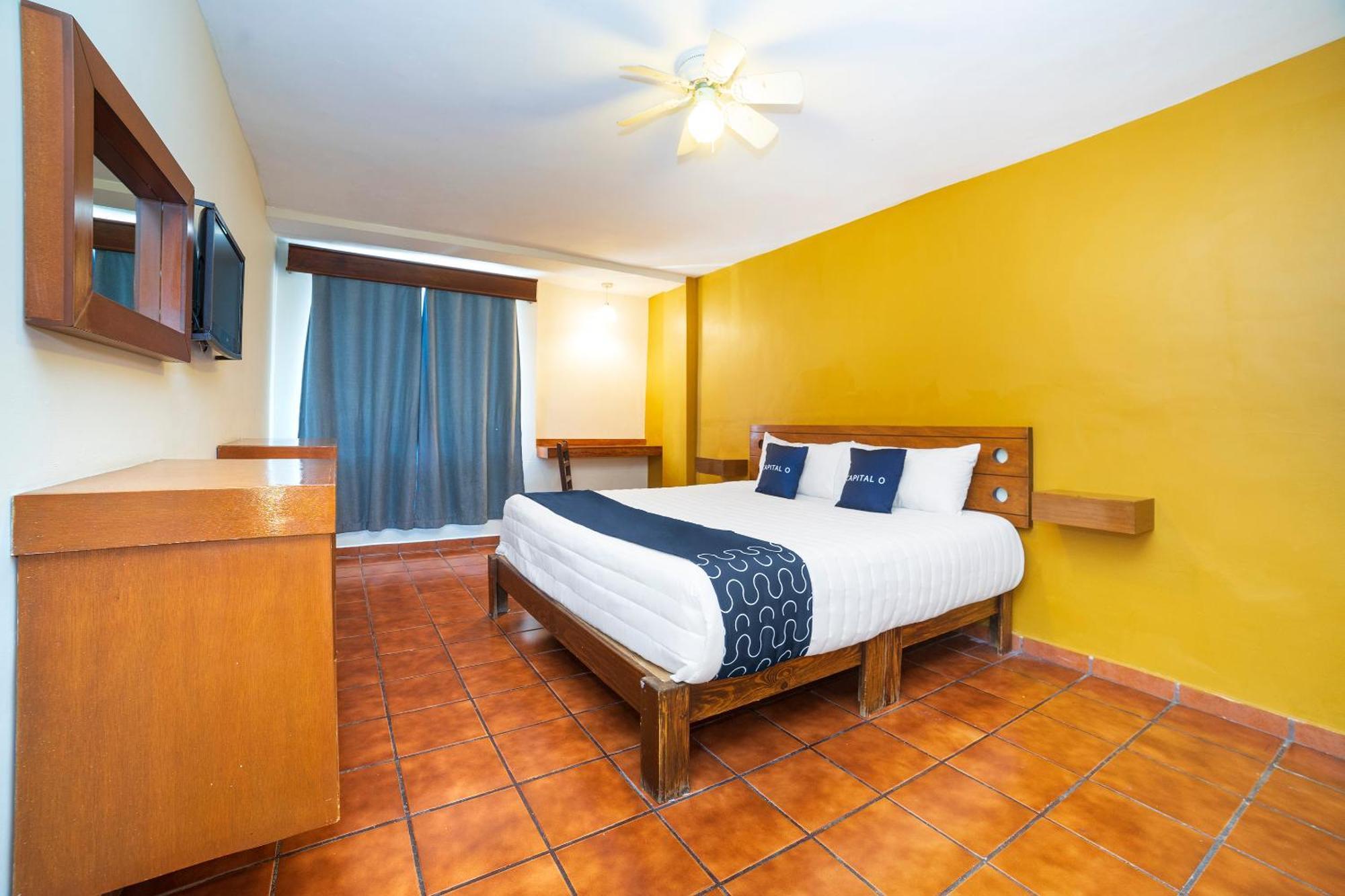 Capital O Hotel Casa Blanca Celaya  Εξωτερικό φωτογραφία