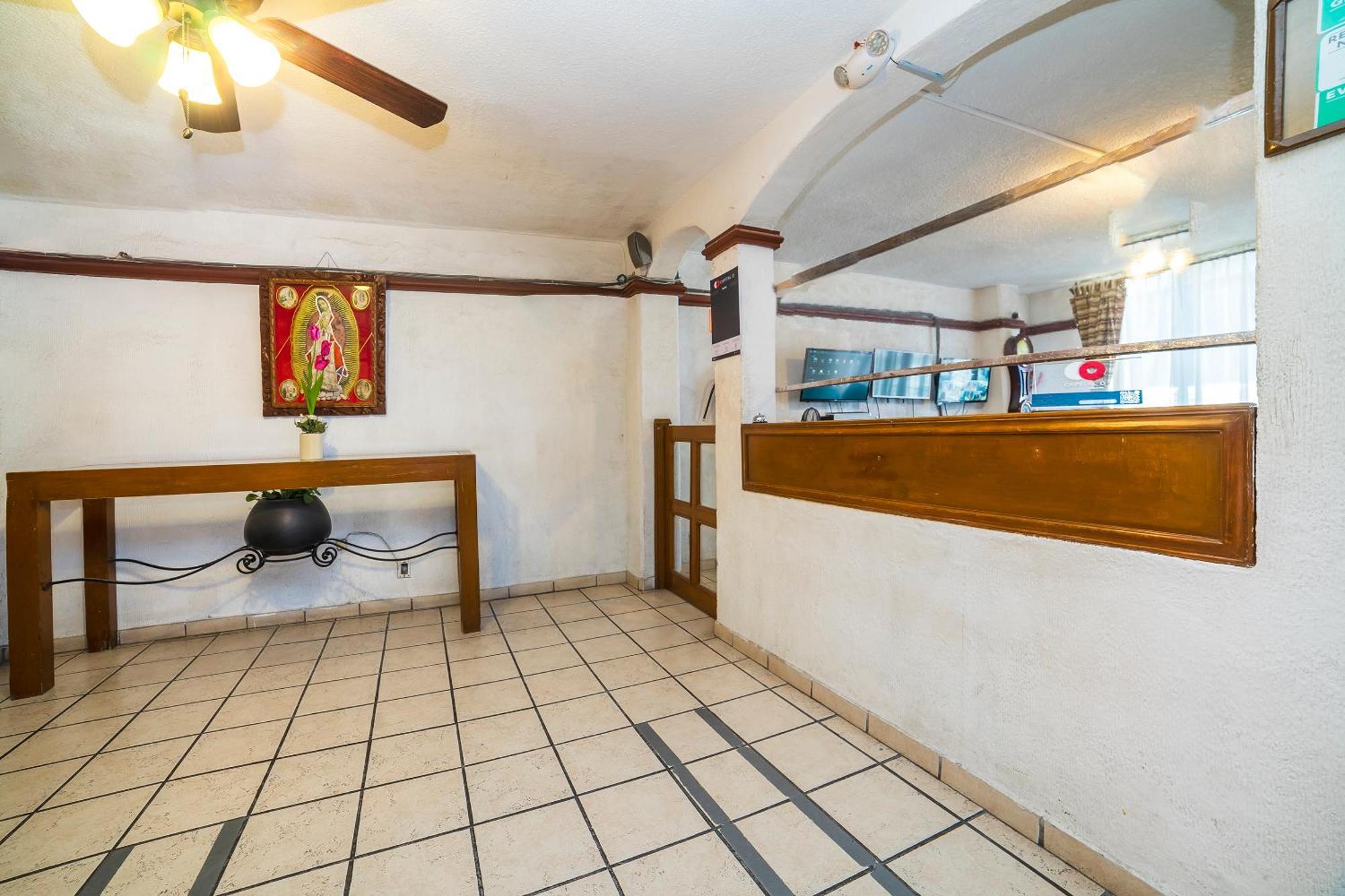 Capital O Hotel Casa Blanca Celaya  Εξωτερικό φωτογραφία