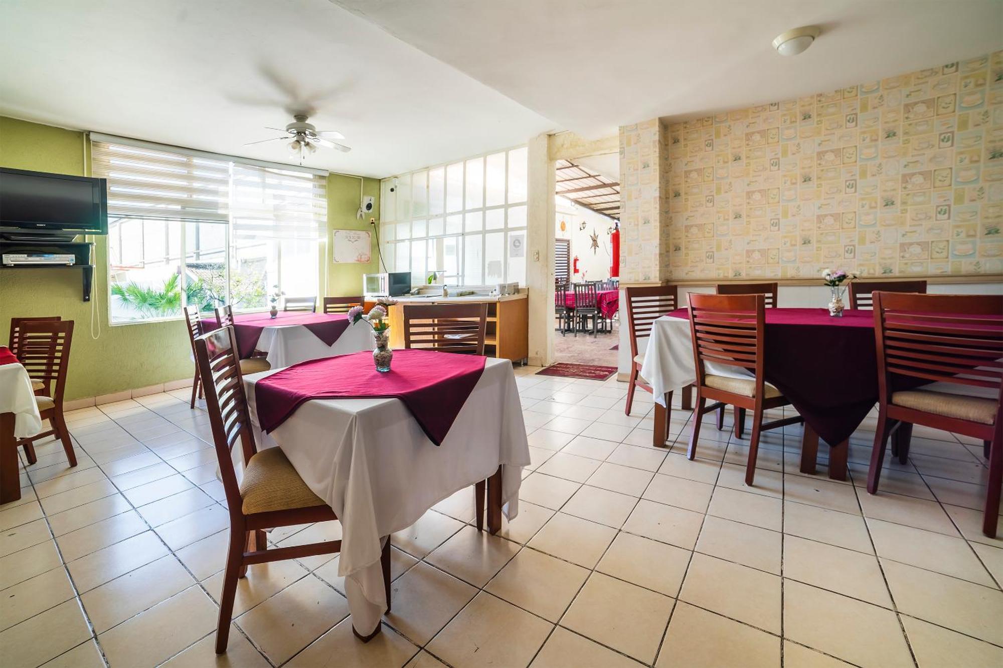 Capital O Hotel Casa Blanca Celaya  Εξωτερικό φωτογραφία
