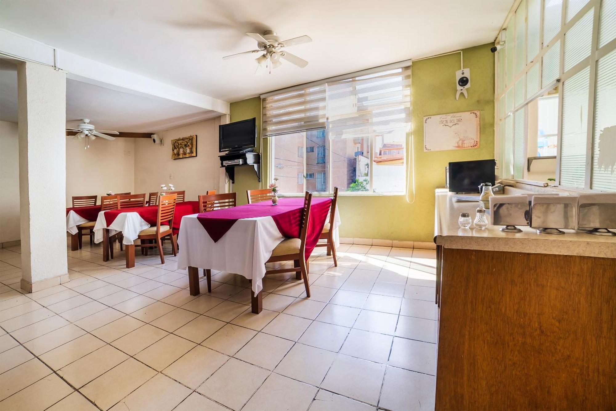 Capital O Hotel Casa Blanca Celaya  Εξωτερικό φωτογραφία