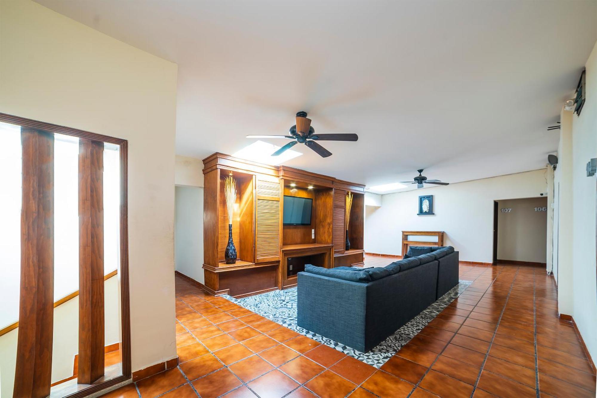 Capital O Hotel Casa Blanca Celaya  Εξωτερικό φωτογραφία
