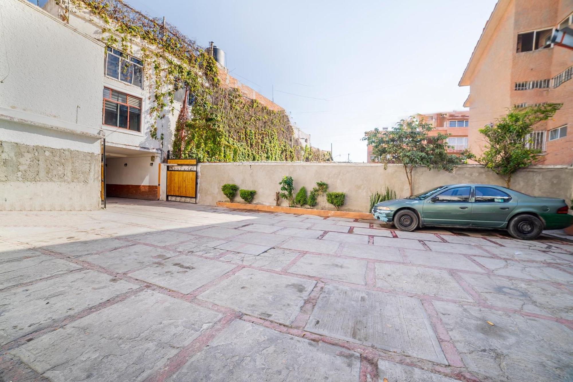 Capital O Hotel Casa Blanca Celaya  Εξωτερικό φωτογραφία