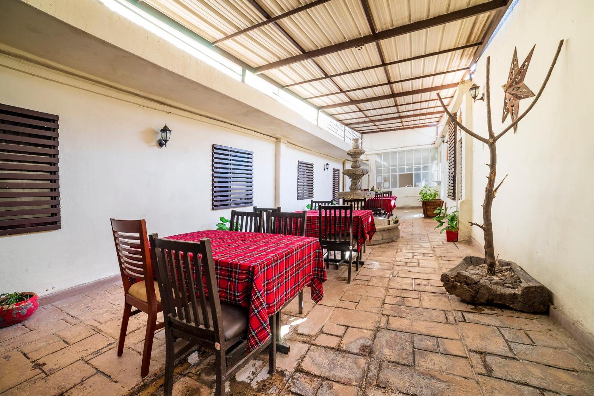 Capital O Hotel Casa Blanca Celaya  Εξωτερικό φωτογραφία