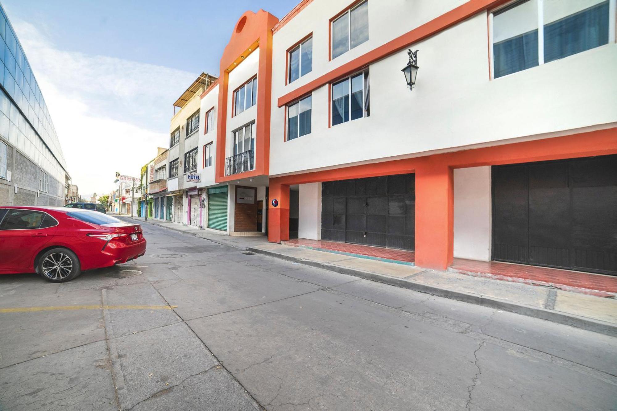 Capital O Hotel Casa Blanca Celaya  Εξωτερικό φωτογραφία